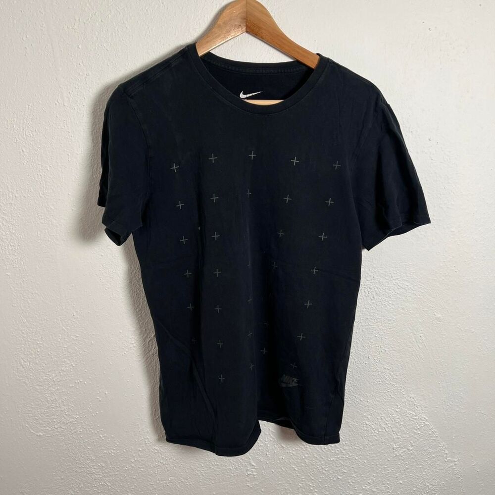 Nike Men's Black T-shirt
